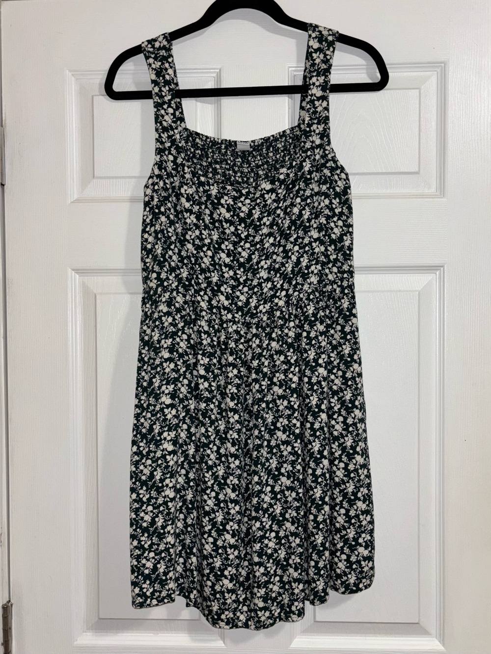 Old Navy Green Floral Mini Dress Size Medium